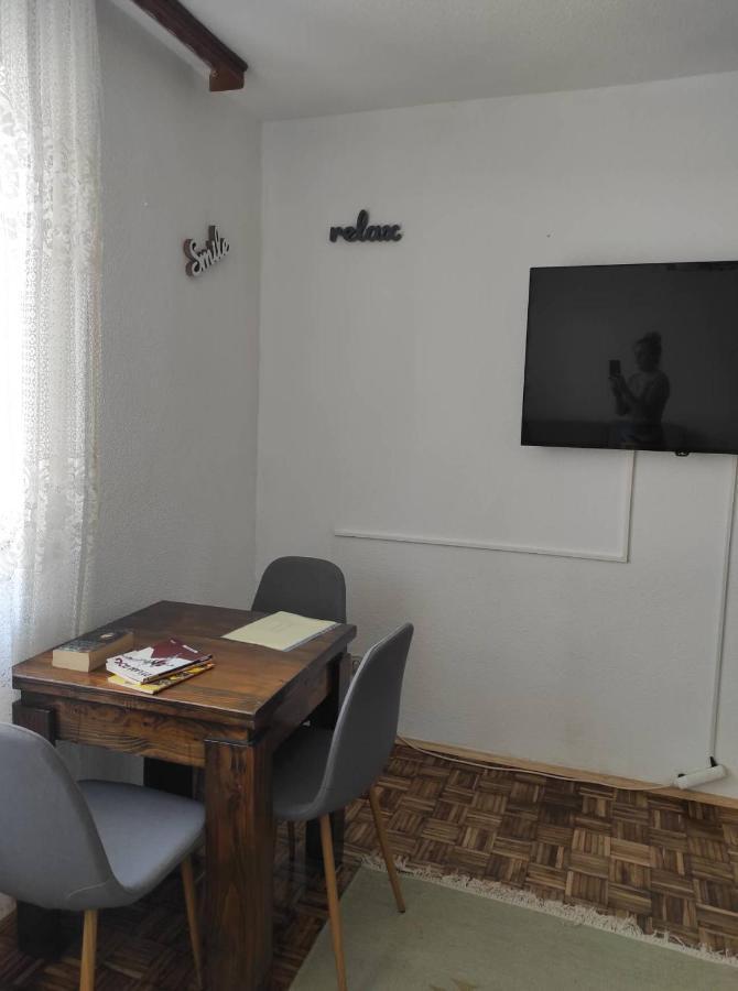 Ajsha Guesthouse Jajce Esterno foto