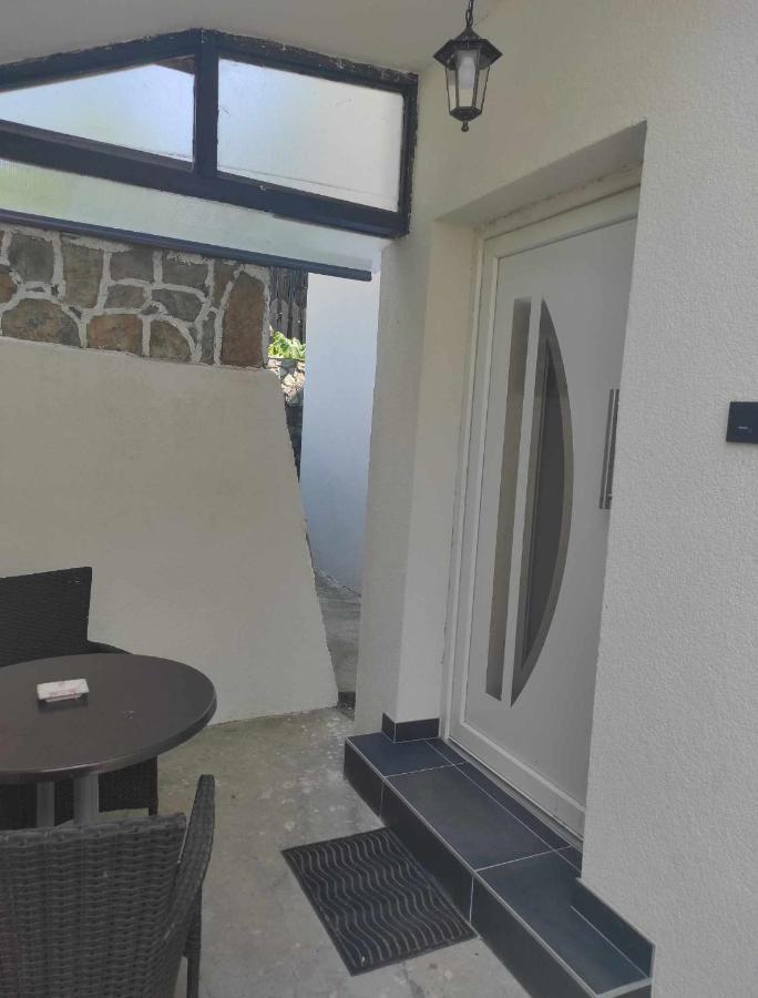 Ajsha Guesthouse Jajce Esterno foto